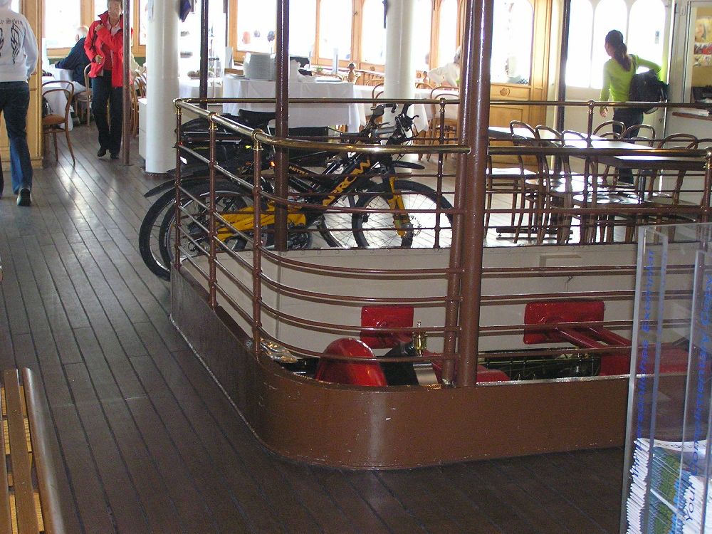 208035-006.JPG