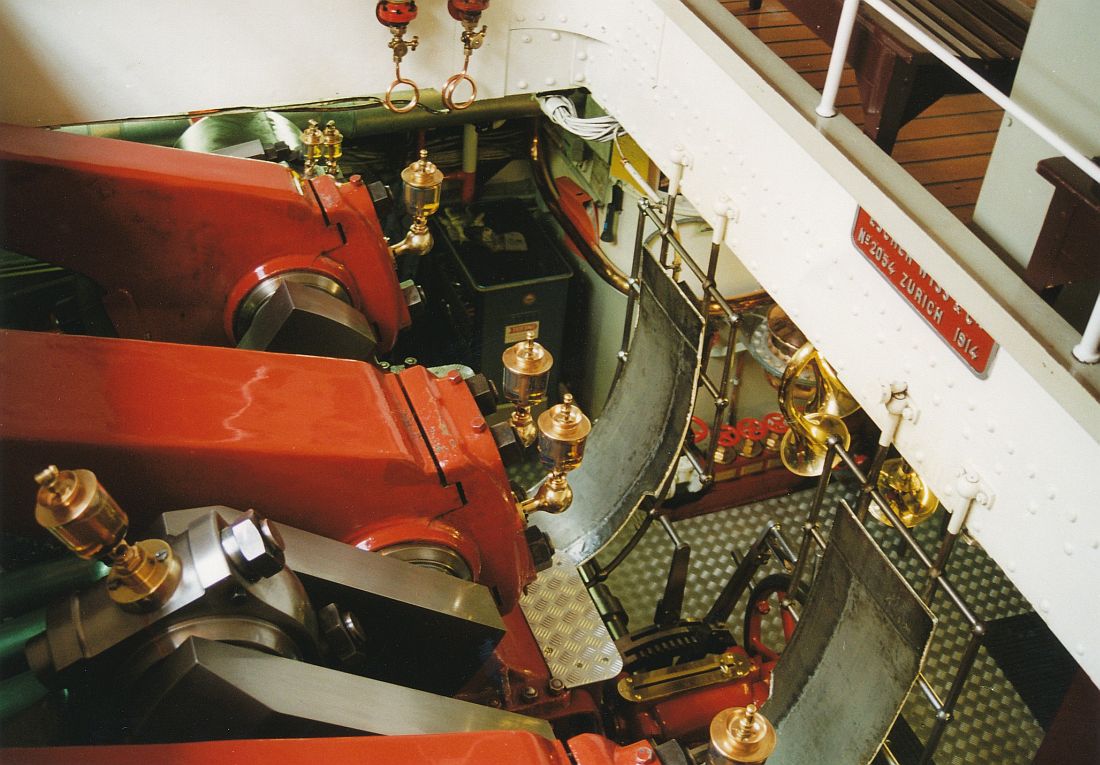 Lotschberg engine 1999-1.jpg