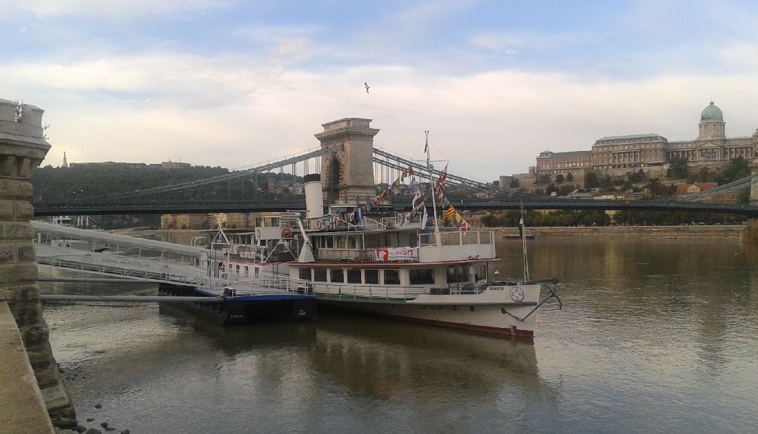 Schonbrunn Budapest Kettenbrucke, 29.8.12.jpg