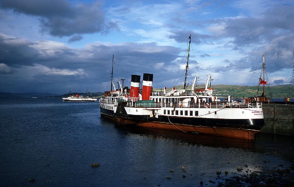 QM and Waverley - Dunoon 1977 K Whyte.jpg