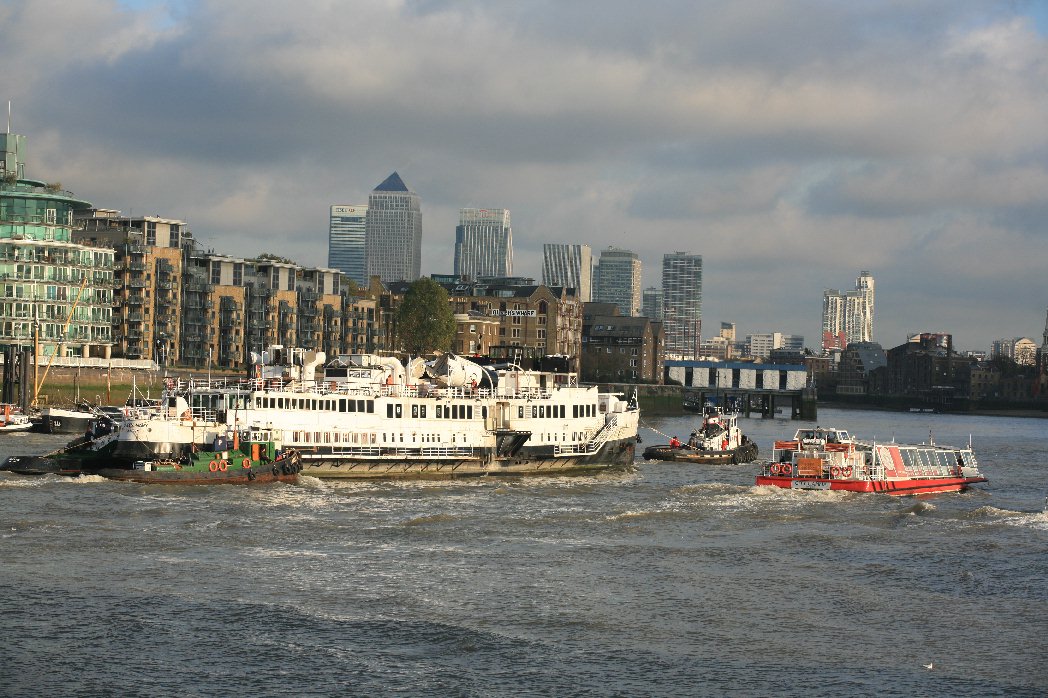 John May 2 Tower Bridge s.jpg