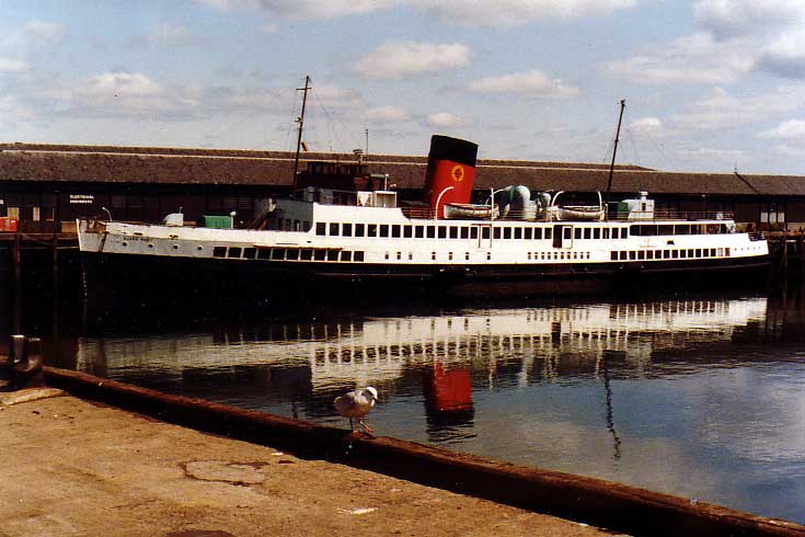 Queen mary in 1981 by Dave Souza.jpg